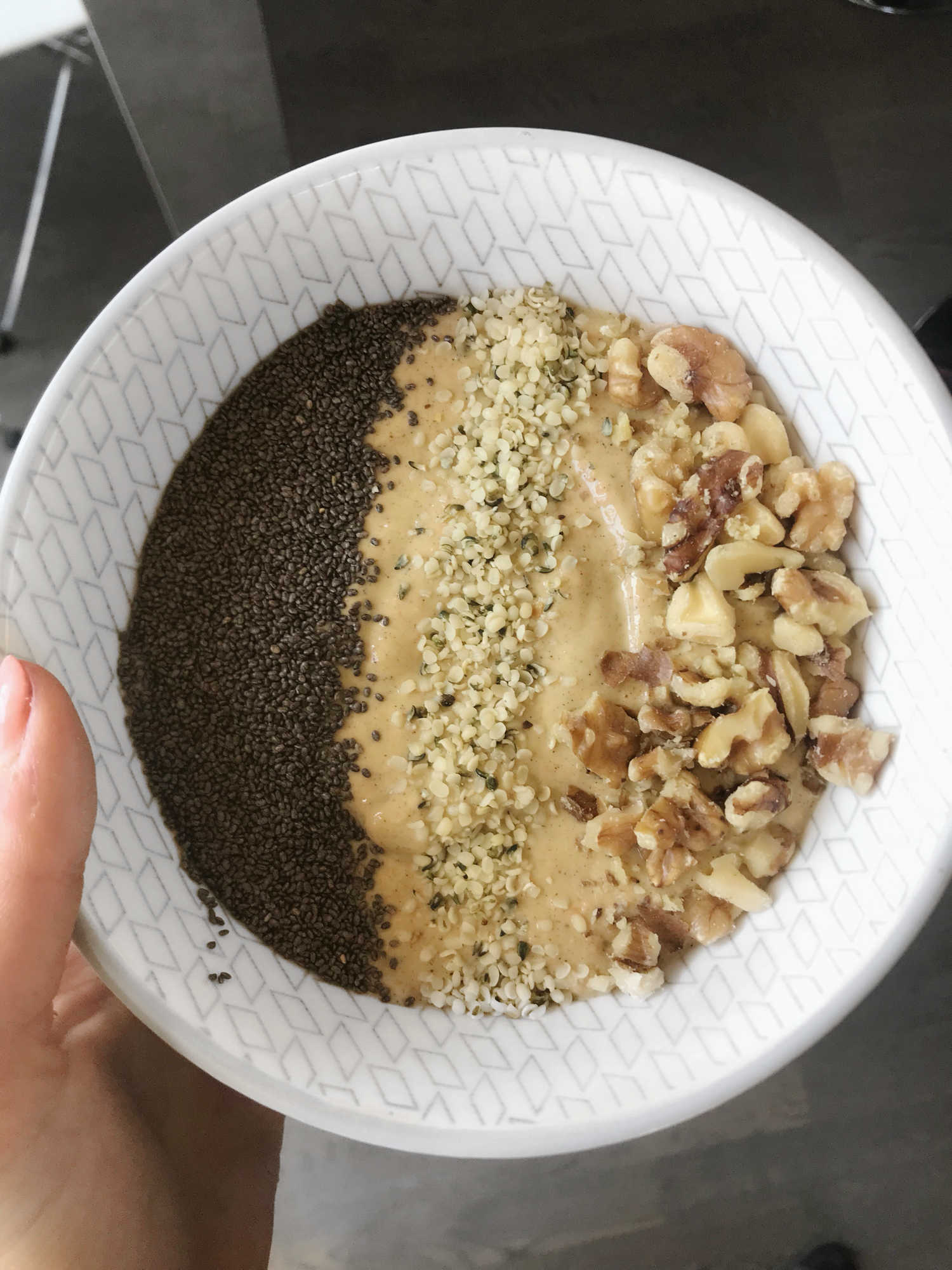 Carrot Cake Smoothie Bowl